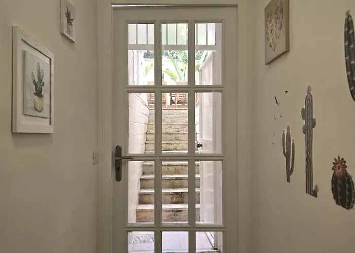 Sea And Sand's Howme * Bari