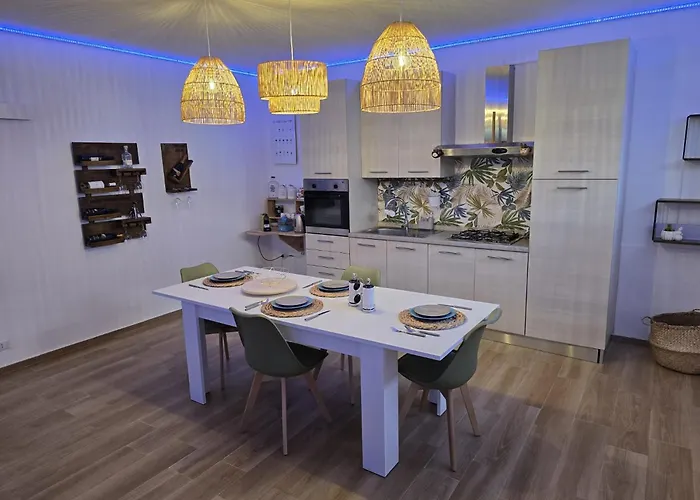 Sea And Sand's Howme * Bari