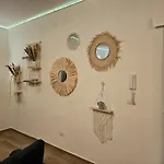 Sea And Sand's Howme Apartman *