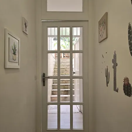 Sea And Sand's Howme * Bari