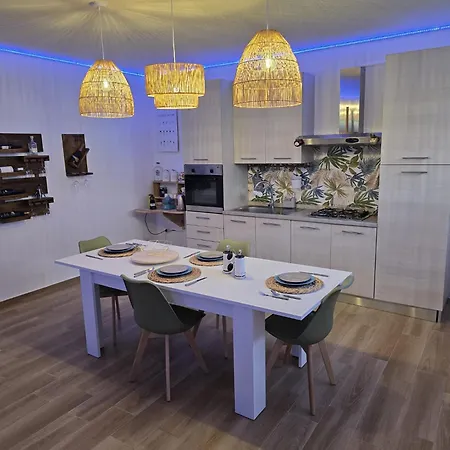 Sea And Sand's Howme * Bari